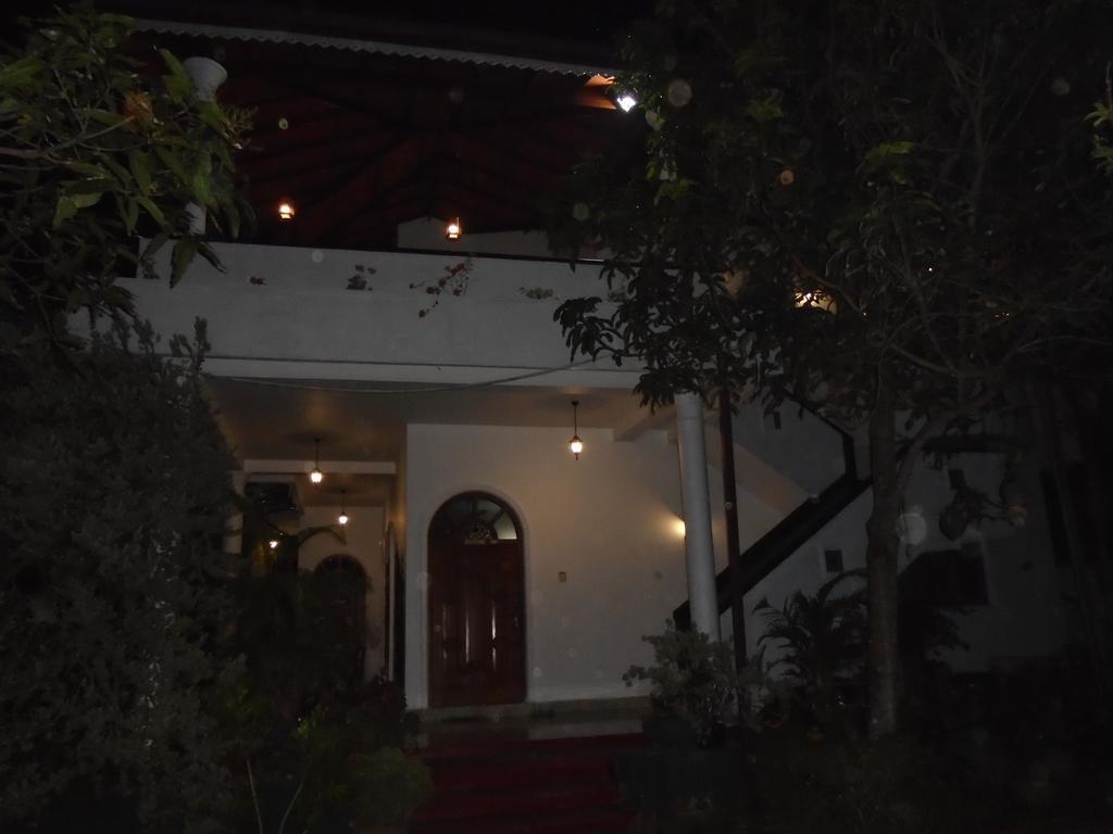 Avon Villa Хиккадува Экстерьер фото